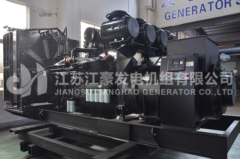 1000KW康明斯柴油發電機組.jpg